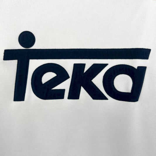 Camisa do Real Madrid retrô 2000/2001