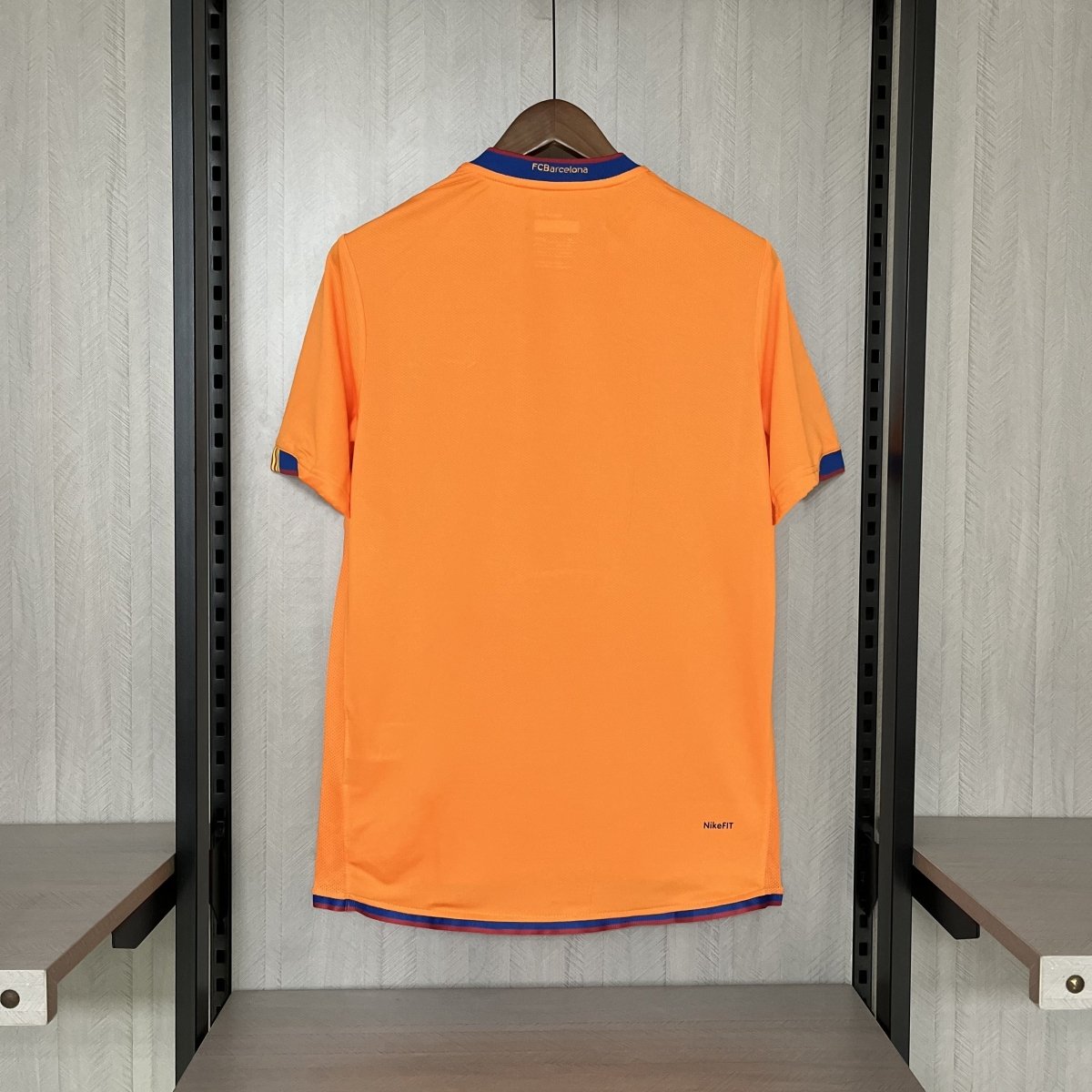 Barcelona Retro 2006/07 away